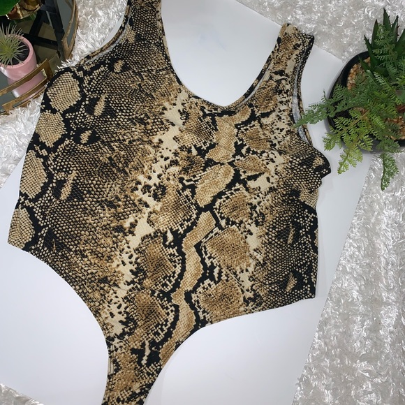 FASHIONNOVA CURVE Sleeveless 1X Snakeskin BodySuit - Picture 2 of 5